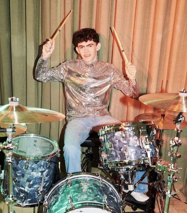 Does Joe Locke Play Drums  