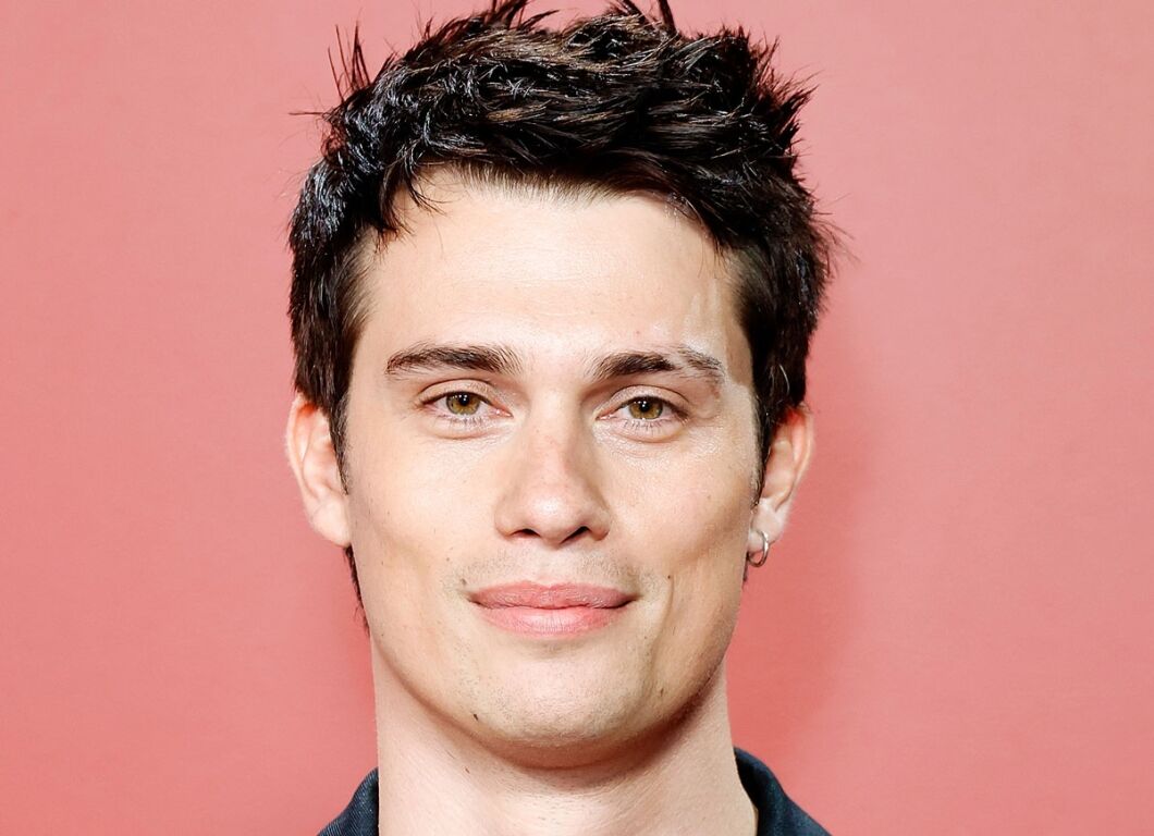 Does Nicholas Galitzine Play the Violin