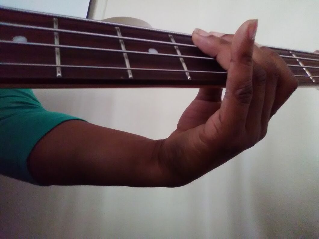 Can I Play Bass Guitar With Small Hands