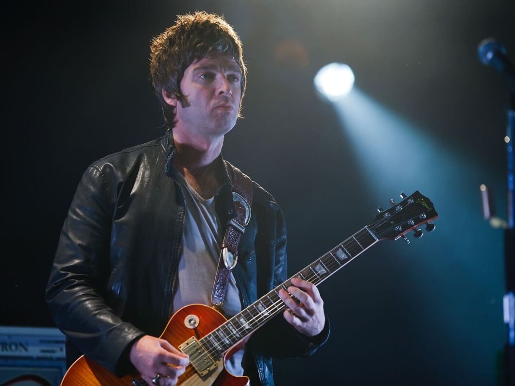 What Electric Guitar Does Noel Gallagher Play