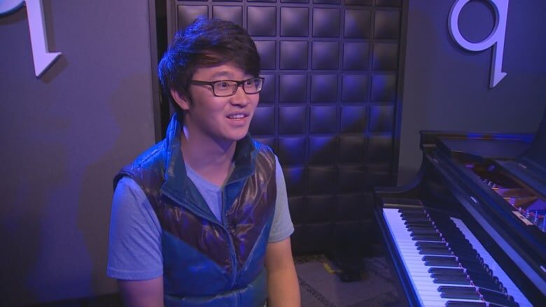 Which Piano Does Tony Ann Use