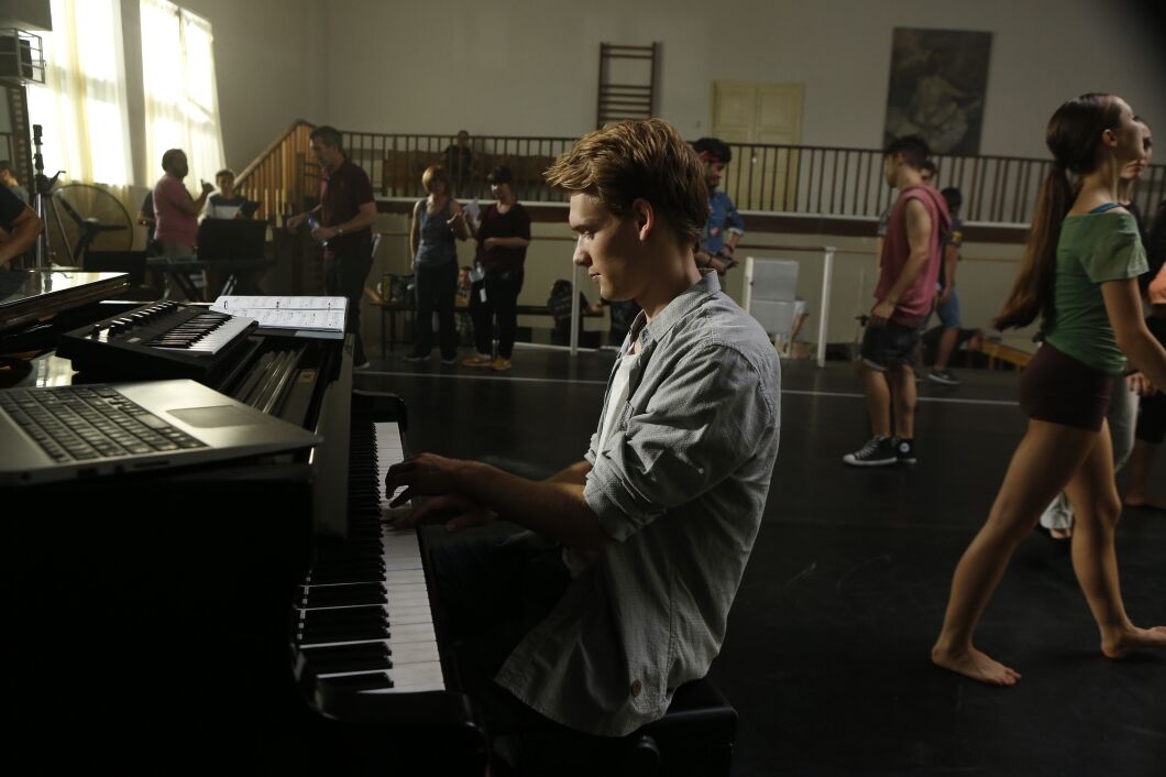 Does Harry Jarvis Play Piano