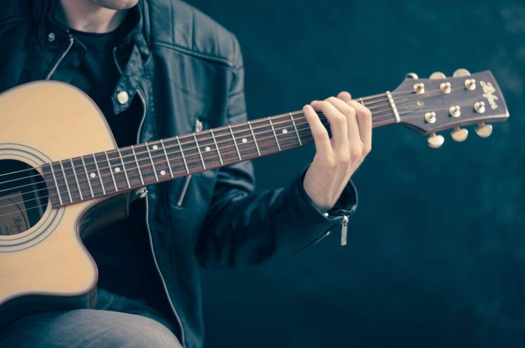 How Long Can an Acoustic Guitar Last