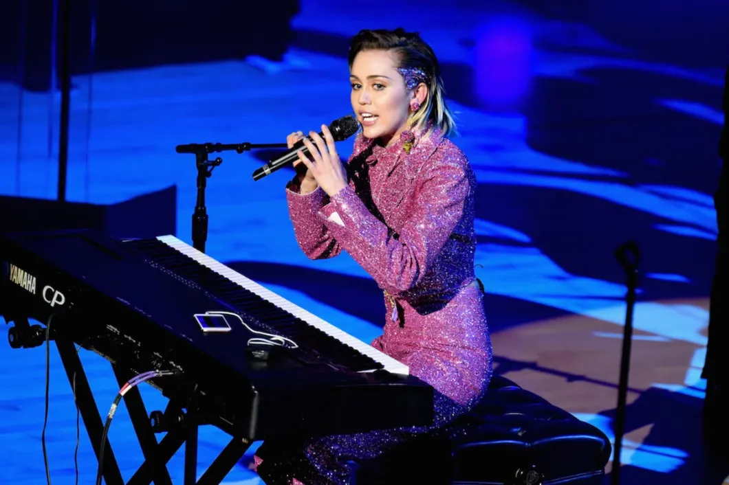 Can Miley Cyrus Play Piano