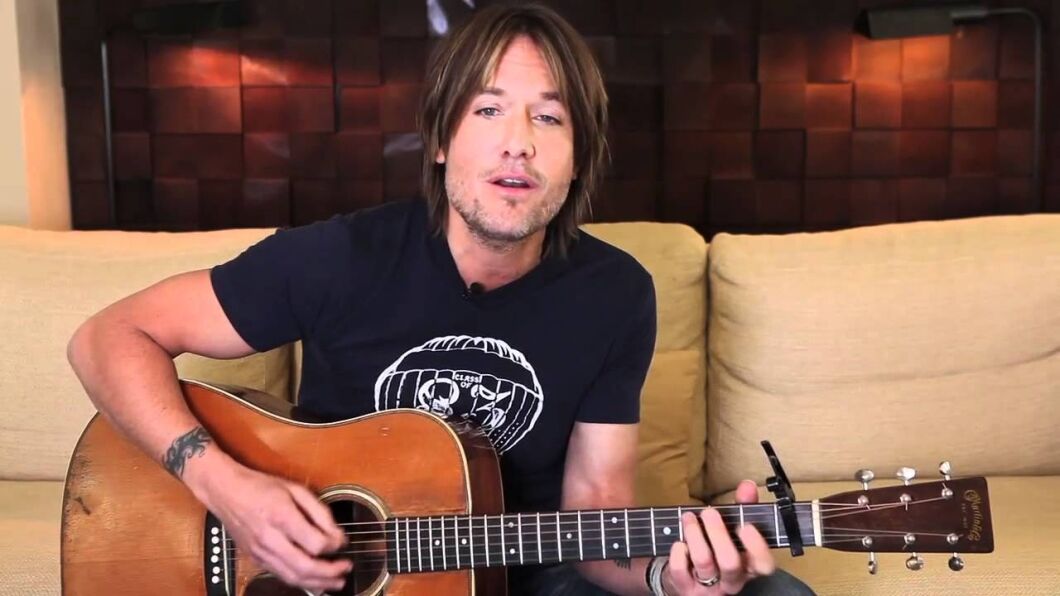 What Acoustic Guitar Does Keith Urban Play