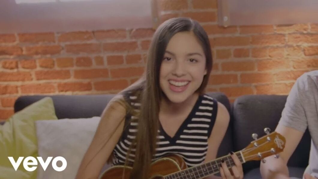 Can Olivia Rodrigo Play Ukulele