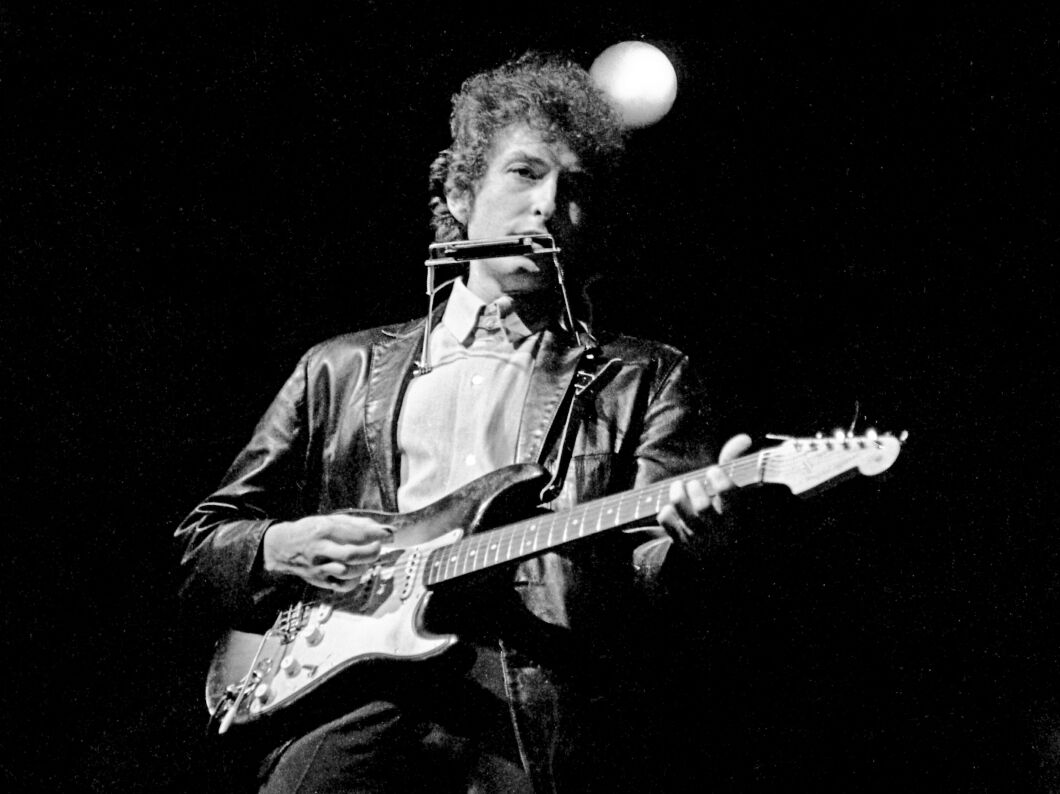 What Electric Guitar Did Bob Dylan Play  