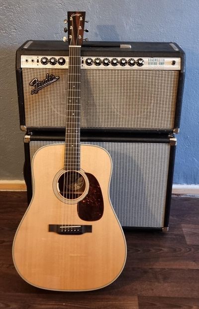Can You Use a Fender Mustang Amp With an Acoustic Guitar