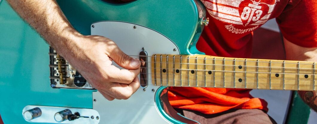 Do You Have to Use a Pick to Play the Acoustic Guitar