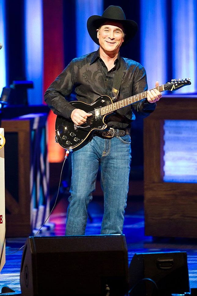 What Kind of Electric Guitar Does Clint Black Play  