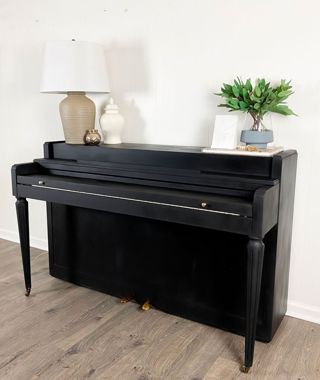 Can You Refinish a Piano  
