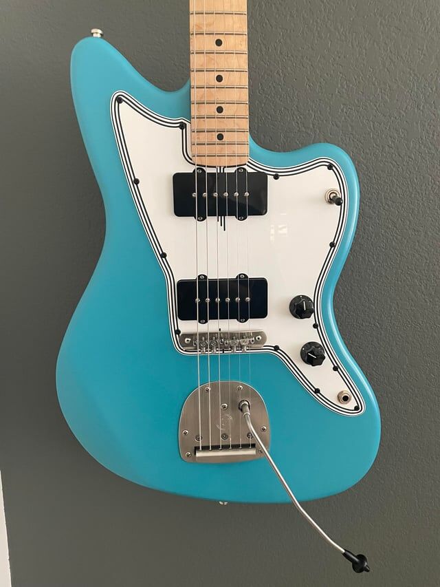 Why Does My Electric Guitar Sound Tinny  