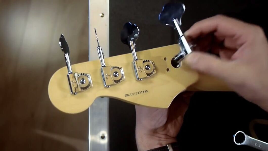 What is the Best Tuner for Bass Guitar  