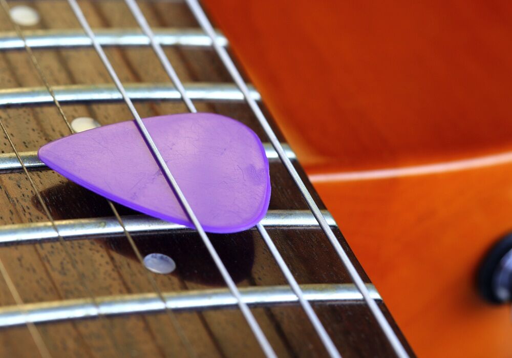 Do You Need Picks for Acoustic Guitar  