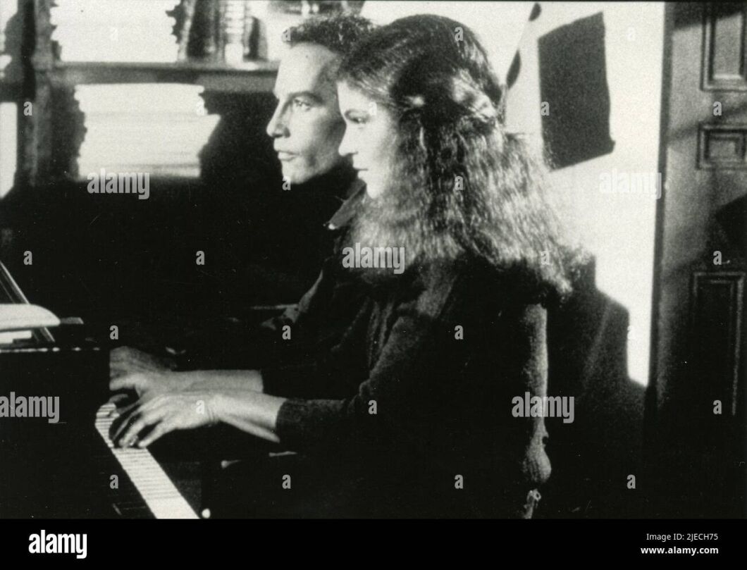 Can Richard Dreyfuss Play the Piano