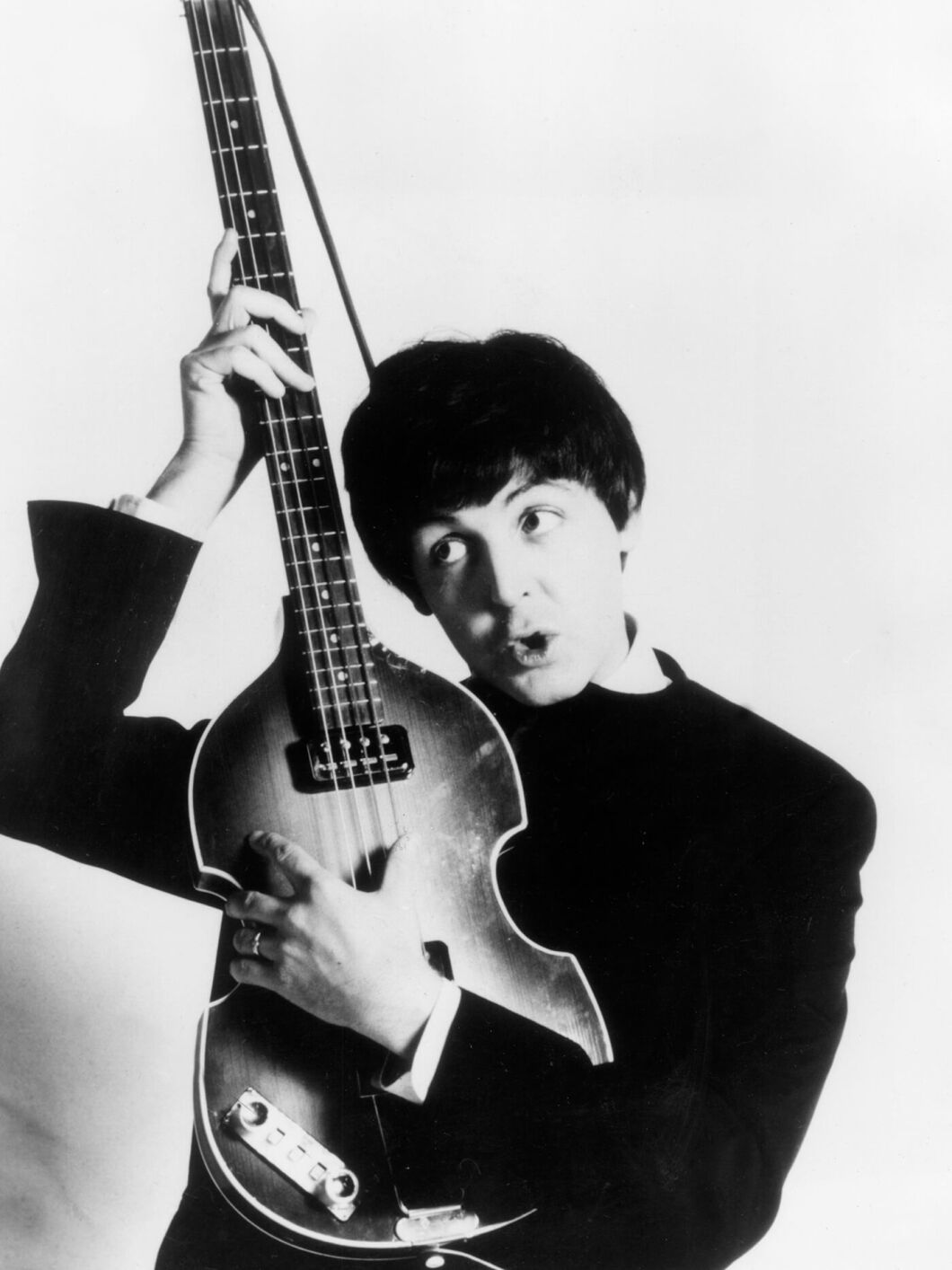 What Bass Guitar Does Paul Mccartney Play  