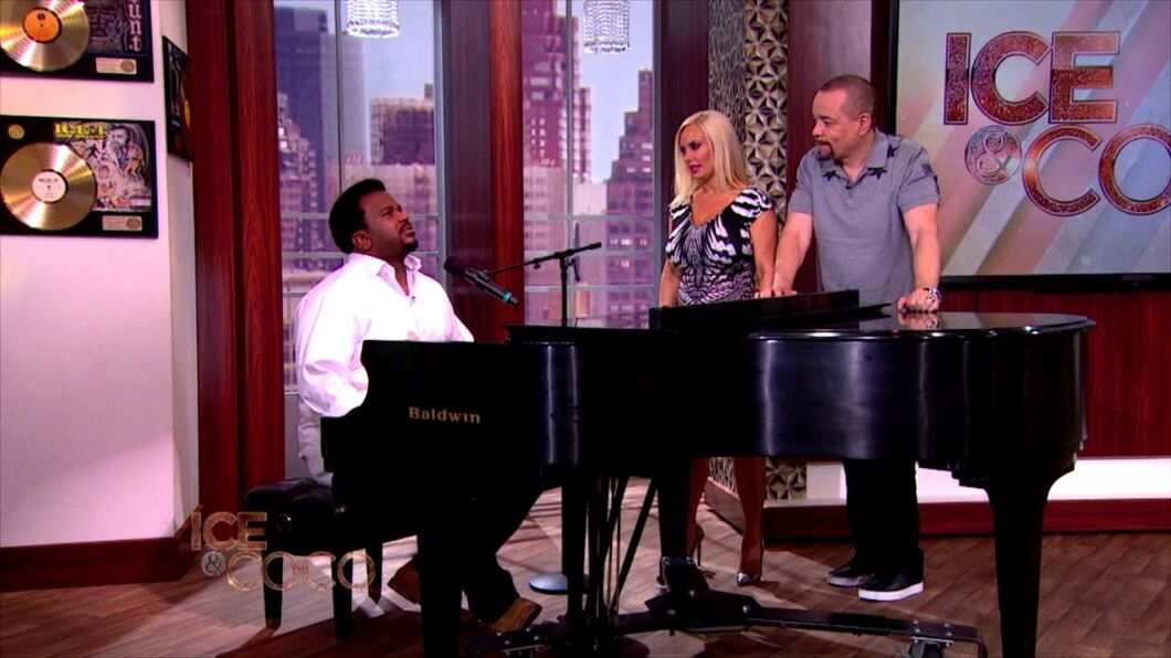 Can Craig Robinson Play Piano  