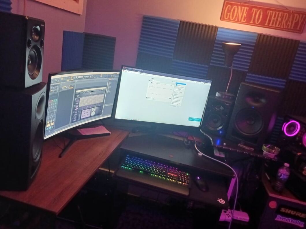 How to Connect Studio Monitors to Focusrite Solo  