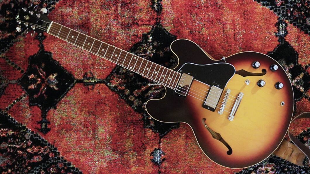 Can You Use an Electro-Acoustic Guitar Without an Amp